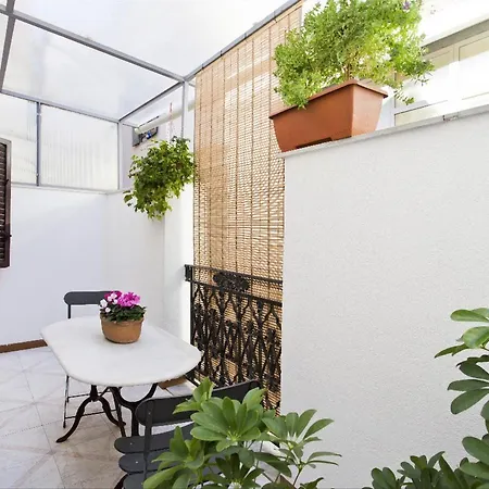 Il Geranio Blu شقة